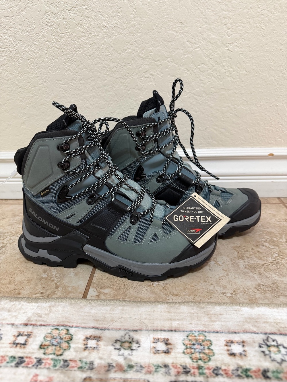 New Salomon Quest 4 GTX Waterproof Hiking Boots size 7.5 - Picture 3 of 12